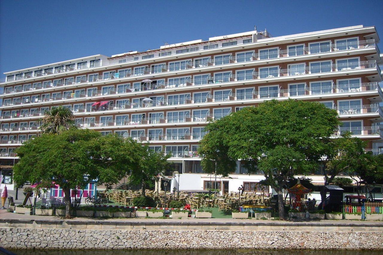 Apartamentos Playa Moreia S'Illot  Extérieur photo