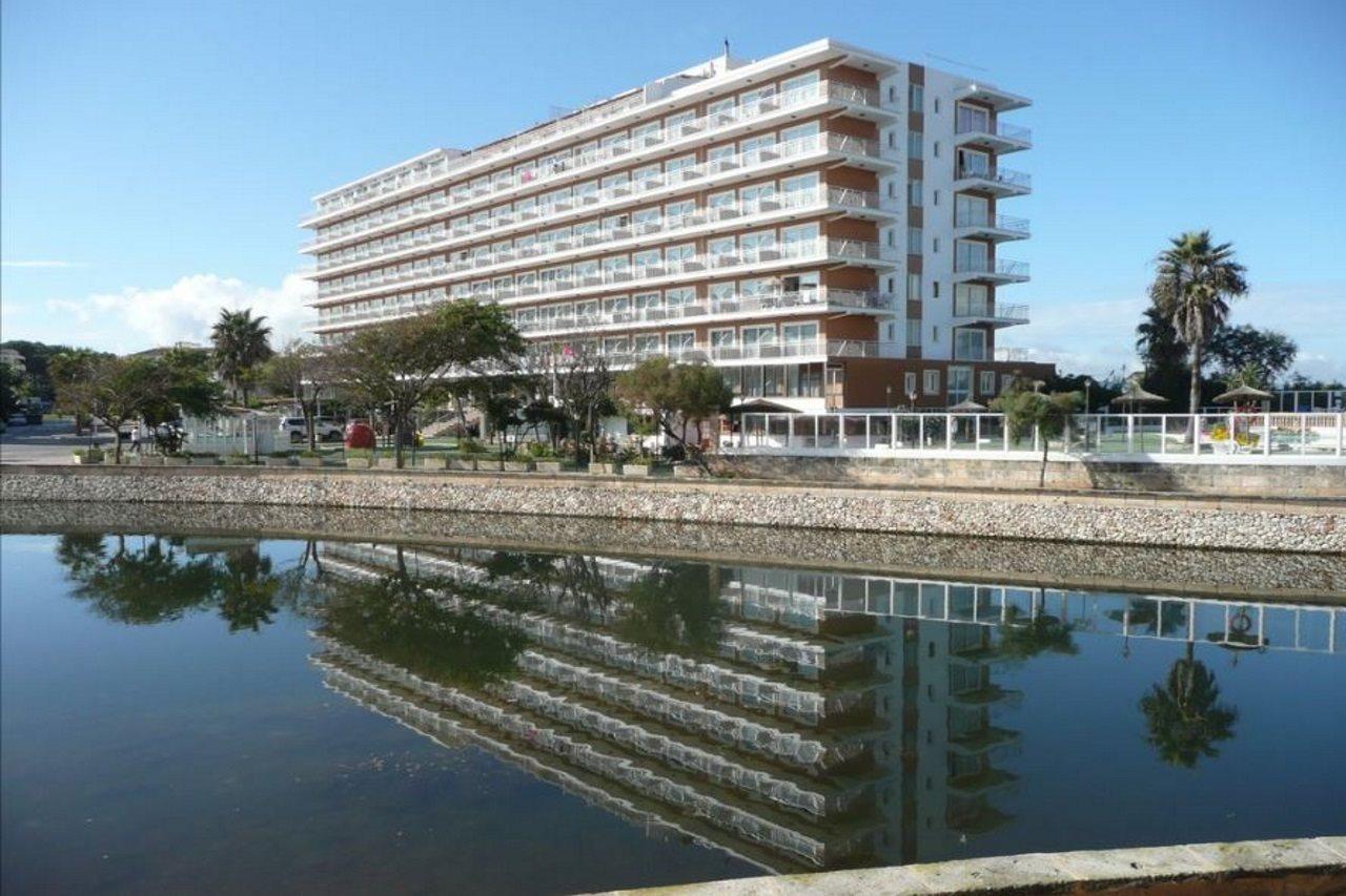 Apartamentos Playa Moreia S'Illot  Extérieur photo